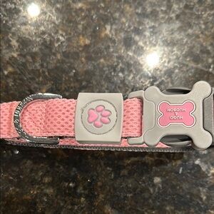 💰💰Bundle 2 For $20 Deal and save💰💰
Pink Paw Print Dog Collar